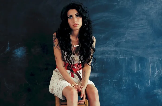 Amy Winehouse: ‘Back To Black’ ganha edição especial de 20 anos em CD, vinil e streaming
