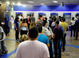 Bancos não apresentam reajuste e bancários decidem na segunda-feira sobre paralisação