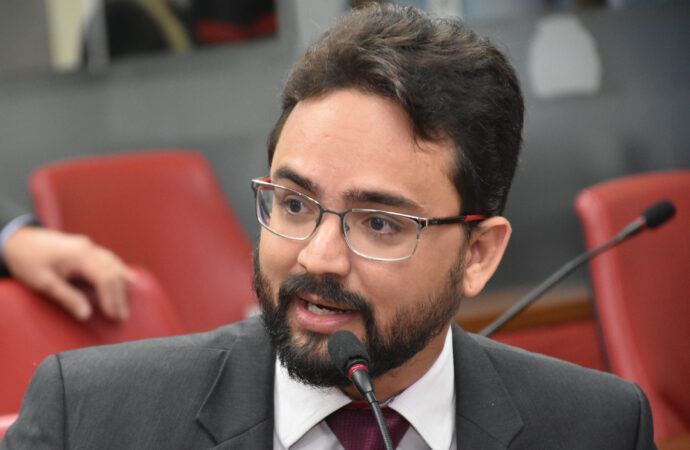 Gilmar Mendes ‘derruba’ decisões do TJPB e afasta reprovação de contas de Tibério Limeira