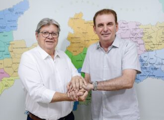 João Azevêdo define Chico Mendes e Roberto Franca como suplentes na disputa pelo Senado