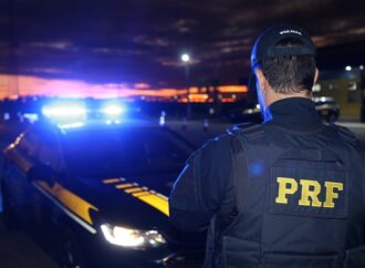 PRF apreende quase 26 mil pacotes de cigarros em rodovia na Paraíba