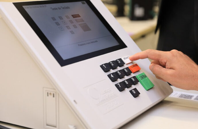 Calendário eleitoral tem mudanças e prazos decisivos no último mês de campanha