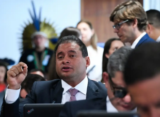 PF coloca senador sob suspeita de tentar interferir em investigação