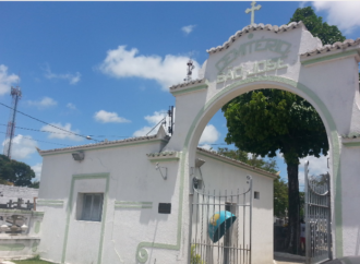 Grupo invade cemitério, desenterra corpo e queima cadáver em João Pessoa