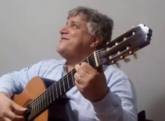 Violonista Jorge Simas leva samba e choro para o Sabadinho Bom