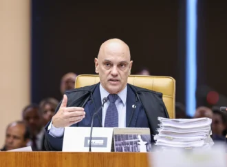 Moraes cancela pronunciamento após decisão de Fachin no STF