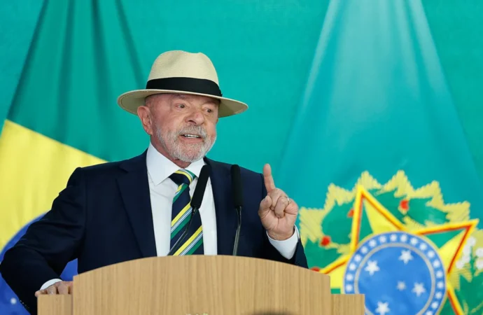 Governo Lula tem 51% de desaprovação e 45% de aprovação