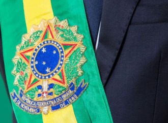 De onde vem a tradição da troca de faixa presidencial?