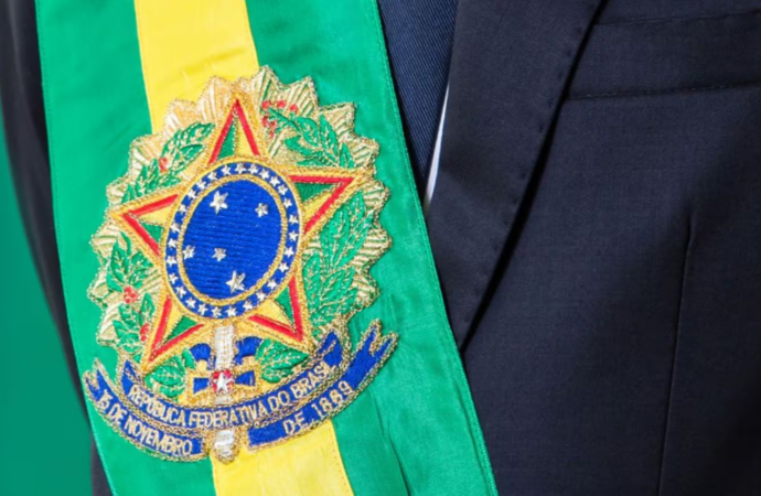 De onde vem a tradição da troca de faixa presidencial?