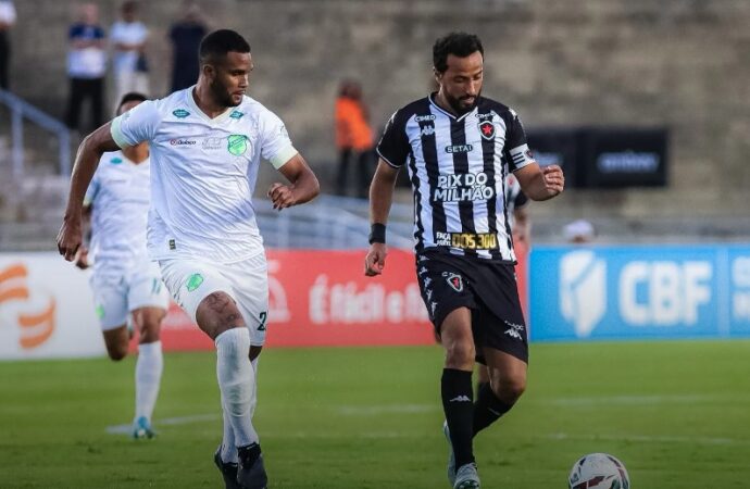 Botafogo-PB perde para o Floresta e segue sem vencer no quadrangular da Série C
