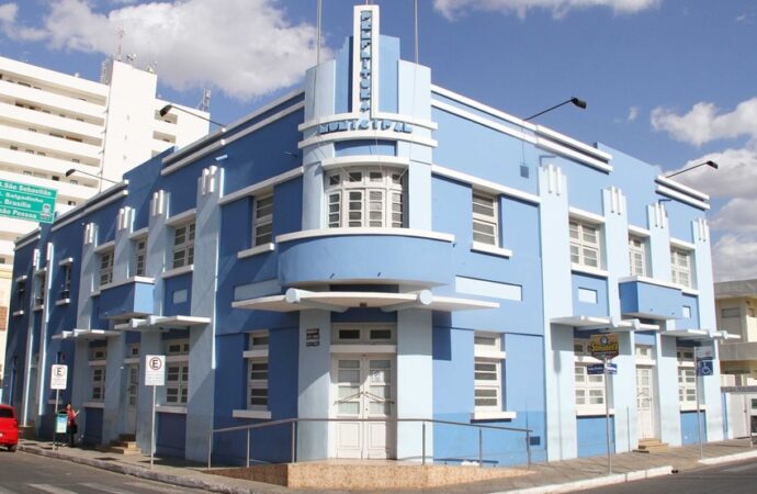 Justiça suspende descontos, sem autorização, nos salários de servidores da prefeitura de Patos