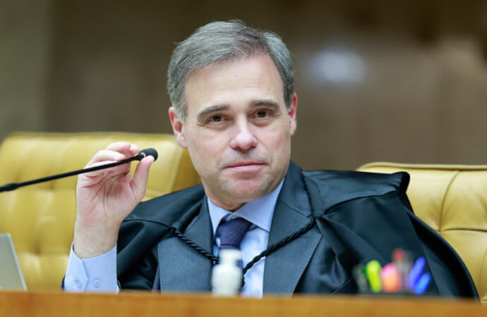 Ministro do Supremo é contra abrir íntegra do celular de Daniel Vorcaro