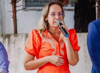 Após indeferimento no TRE, Janine é substituída pelo irmão na suplência de Veneziano