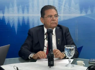 À Arapuan FM, Galdino anuncia quando será realizado o concurso da ALPB