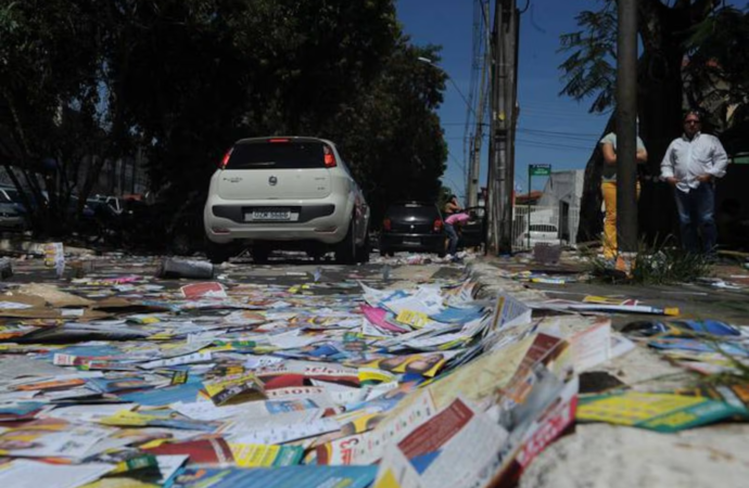 TSE proíbe propaganda e uso de adesivos de candidatos em carros de aplicativos nas eleições