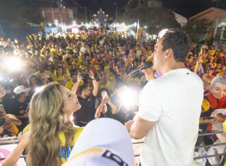 Lucas Ribeiro reúne situação e oposição na cidade de Pedras de Fogo