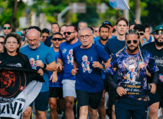 Cícero Lucena lidera “correata” pelas ruas de João Pessoa