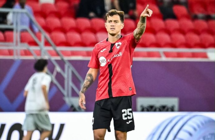 Ex-Porto e Al-Nassr, paraibano Otávio é anunciado por novo clube no exterior