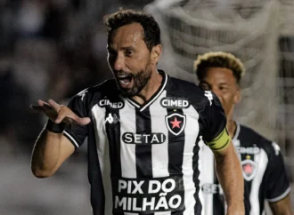 Destaque do Botafogo-PB, Nenê está a um gol da marca dos 300 na carreira