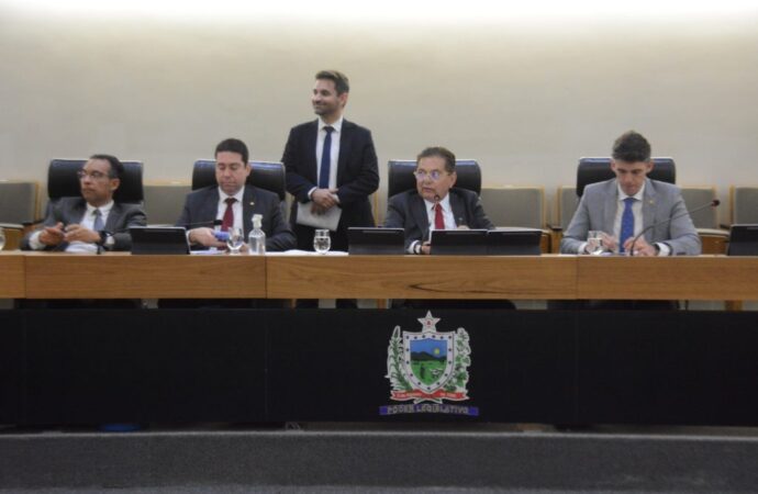 deputados estaduais da Paraíba decidem seguir mau exemplo de Brasília