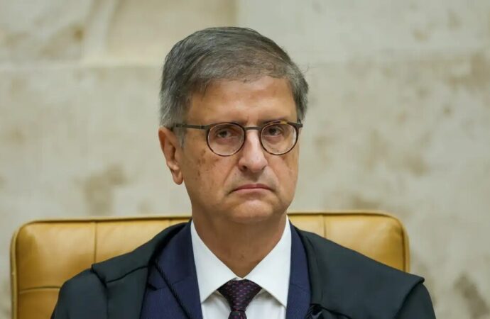 Delegados da PF fazem pressão para afastar PGR de investigações