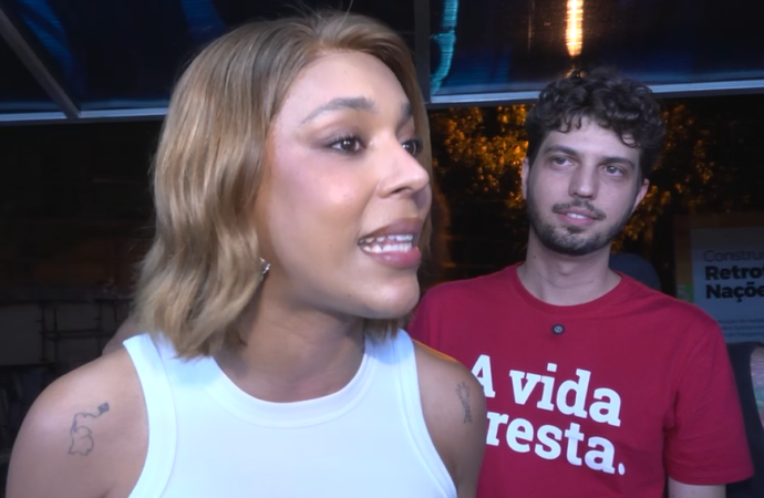Em ato em João Pessoa, Erika Hilton fala em ‘virar voto’ para Lula no 2º turno